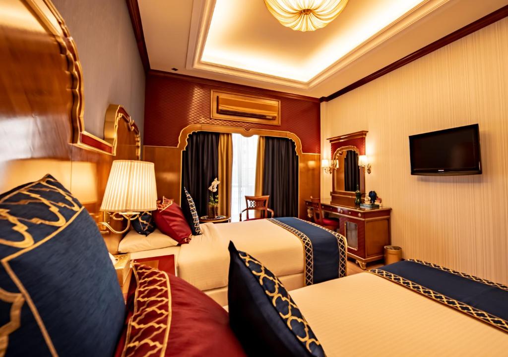 Двухместный (Номер «Премиум» с балконом и видом на рынок) отеля Riviera Hotel, Дубай