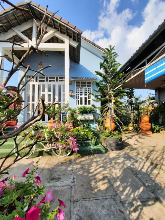 Двухместный (Двухместный номер с 1 кроватью, вид на сад) семейного отеля Mekong Pottery Homestay, Виньлонг