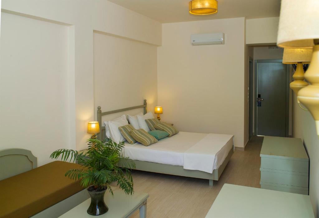 Двухместный (Двухместный номер с 1 кроватью или 2 отдельными кроватями и видом на море) отеля Almyrida Resort, Алмирида