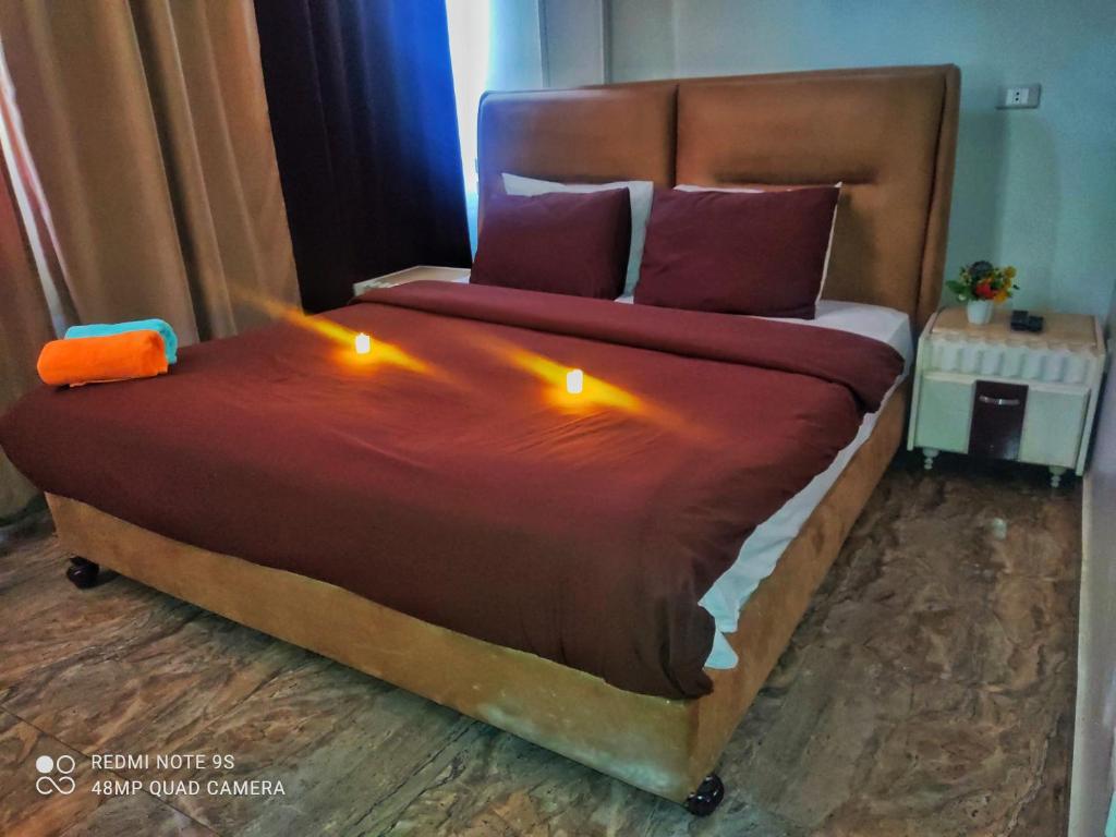 Двухместный (King Room with Sofa Bed and Private Bathroom), Abdeen Palace Hostel