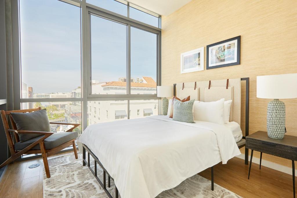 Сьюит (Улучшенный люкс), Sonder l 17WEST