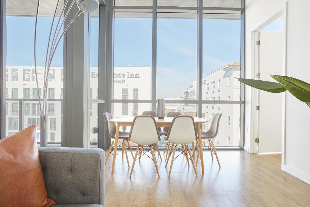 Сьюит (Улучшенный люкс), Sonder l 17WEST