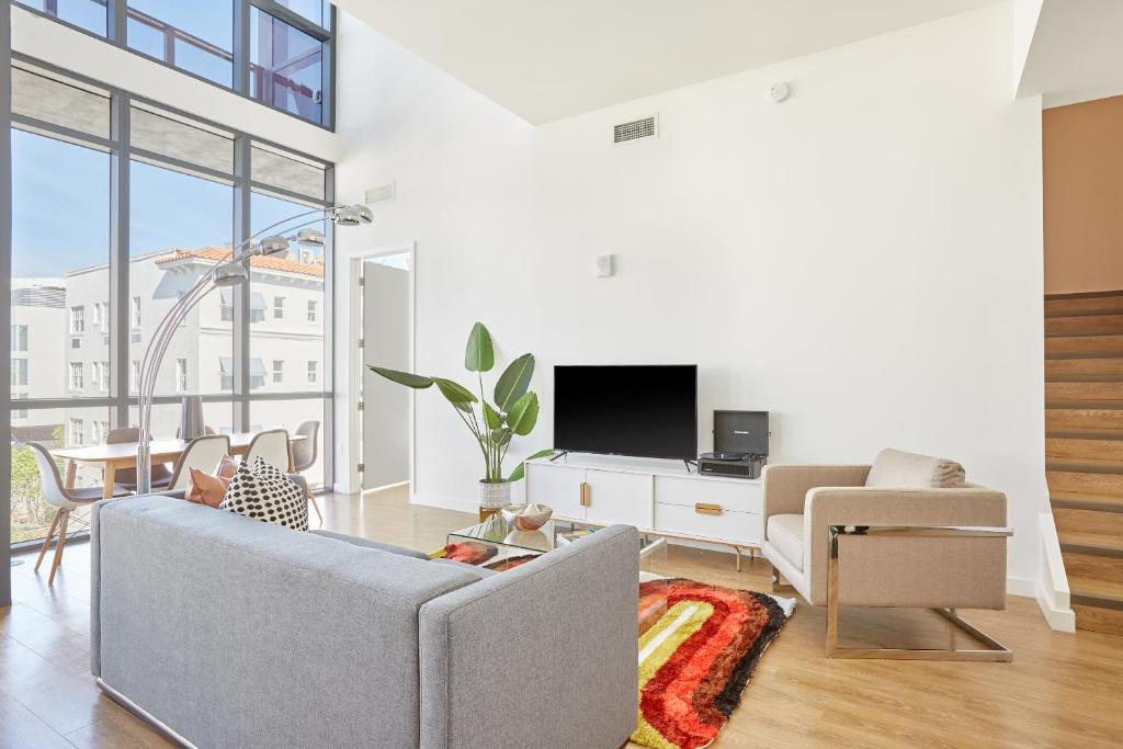 Сьюит (Улучшенный люкс), Sonder l 17WEST