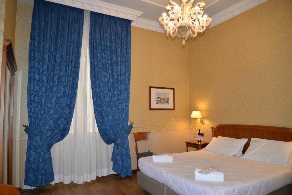 Одноместный (Одноместный номер с ванной комнатой), Strozzi Palace Hotel