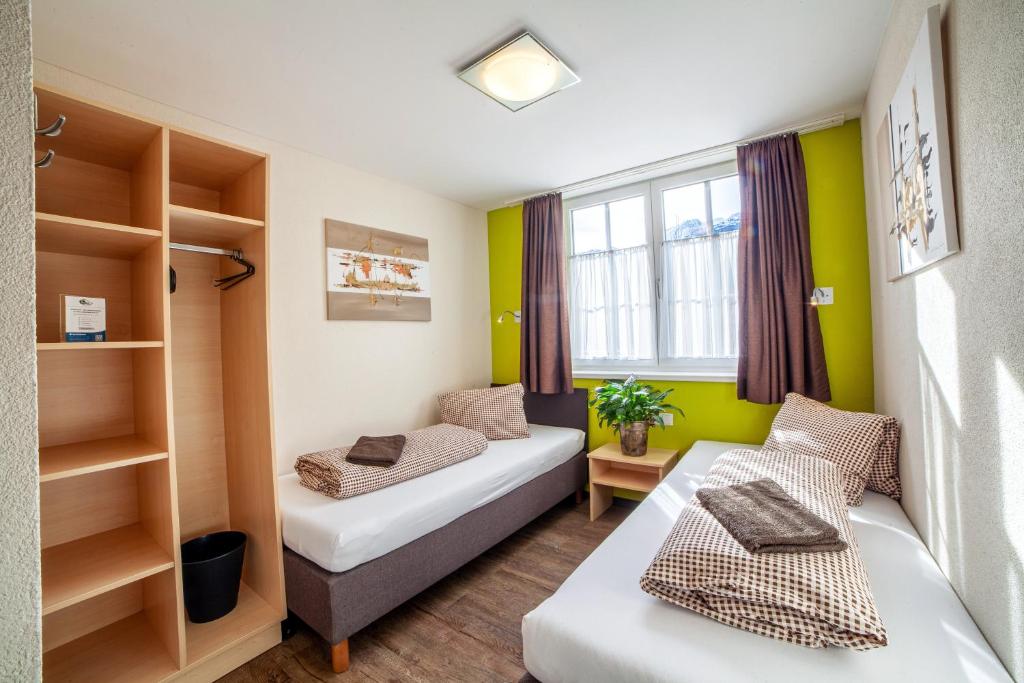 Двухместный (Двухместный номер с 1 кроватью и общей ванной комнатой) хостела Rutsche Hostel, Йерценс