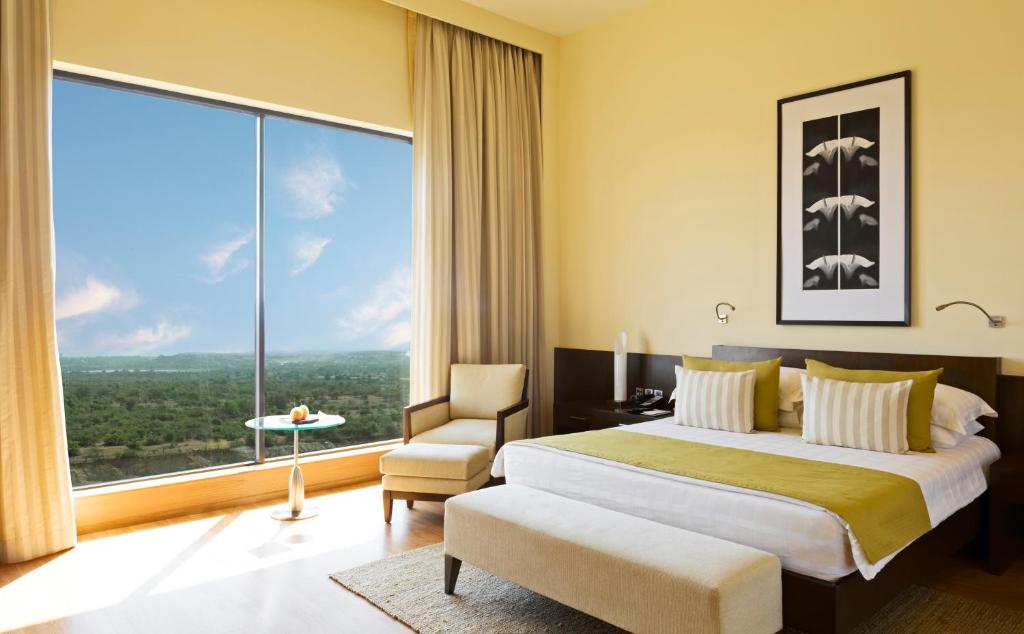 Сьюит (Hyatt Executive Suite - 25% Discount on Spa, Food & Beverages), Hyatt Hyderabad Gachibowli