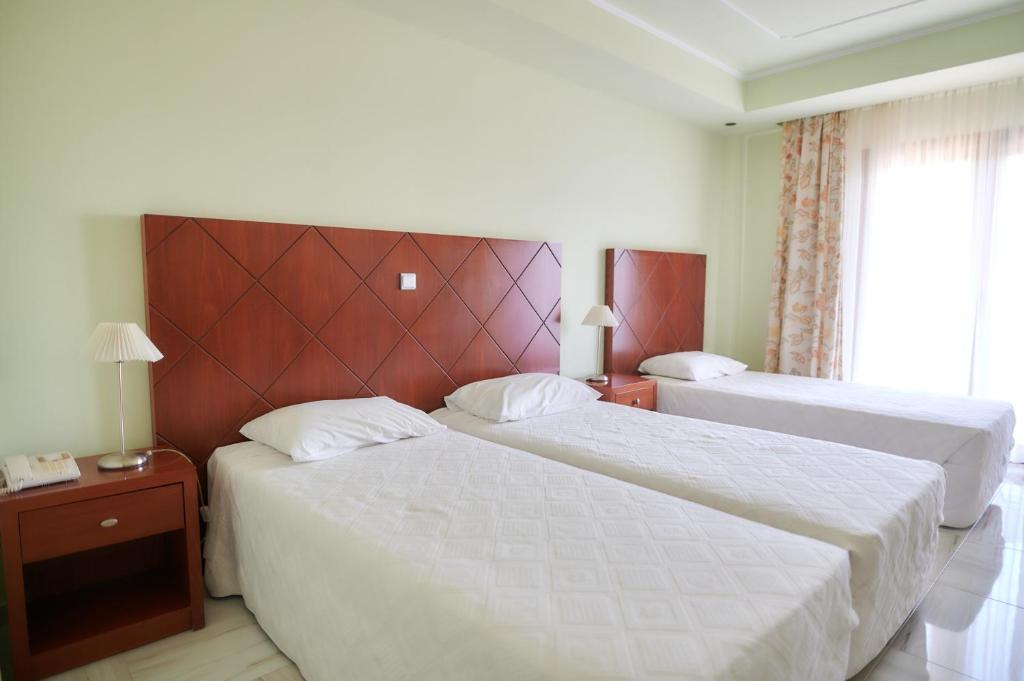 Трехместный (Трехместный представительский номер с боковым видом на море) отеля Nefeli Hotel, Александруполис