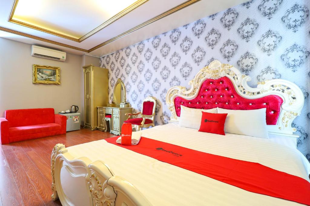 Отель Phung Hoang Gold Palace Hotel, Хошимин