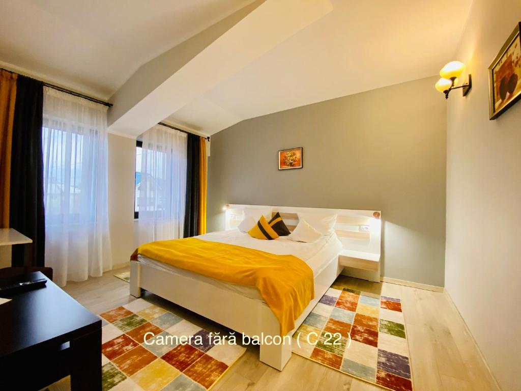 Двухместный (Улучшенный номер с кроватью размера «king-size») гостевого дома Pensiunea Camena, Пьятра-Нямц
