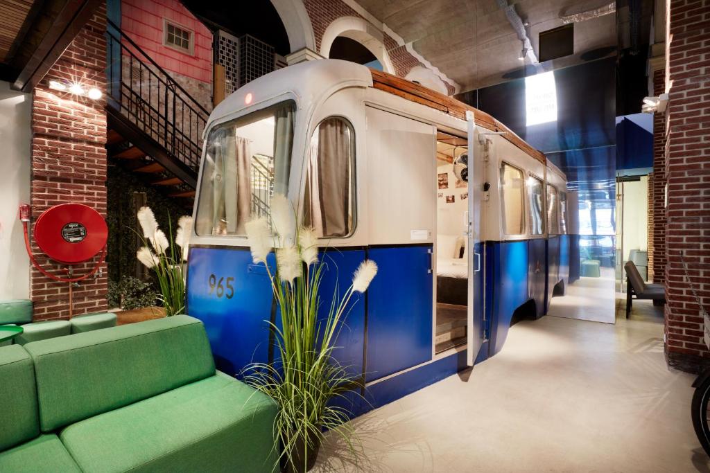 Двухместный («Трамвайный вагон» (общая ванная комната)) отеля Hotel Not Hotel, Амстердам