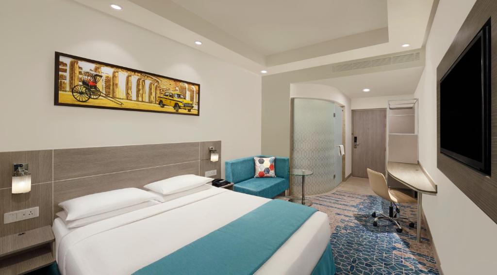 Двухместный (Номер с кроватью размера «queen-size» и безбарьерной душевой - Подходит для гостей с ограниченными физическими возможностями - Для некурящих) отеля Holiday Inn Express Kolkata Airport, an IHG Hotel, Калькутта