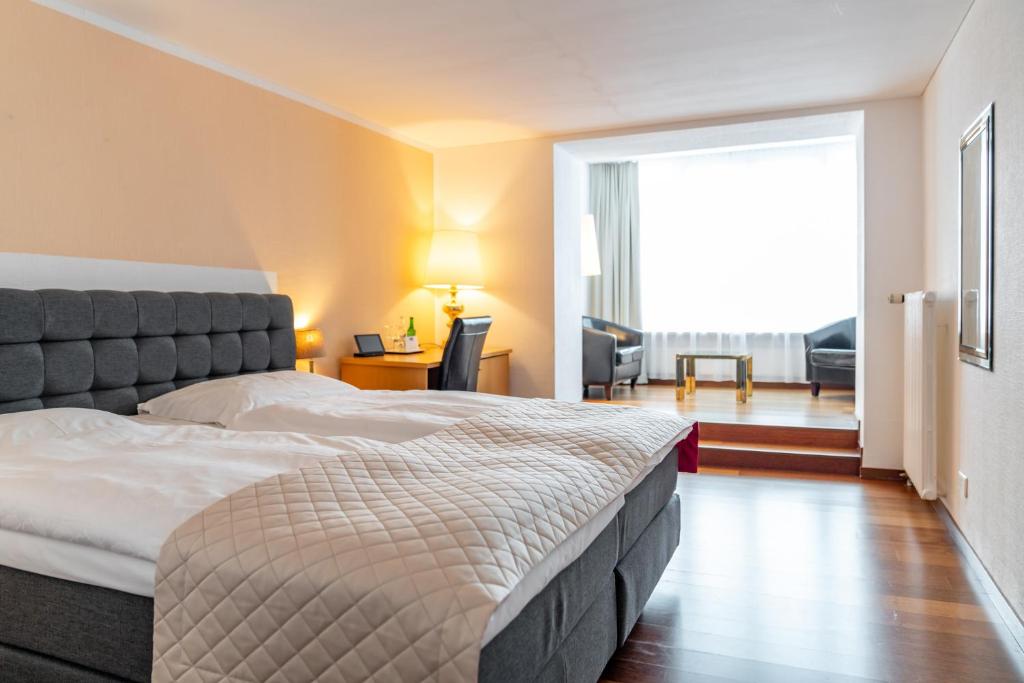 Двухместный (Улучшенный двухместный номер с 1 кроватью или 2 отдельными кроватями) отеля Hotel Europe, Давос