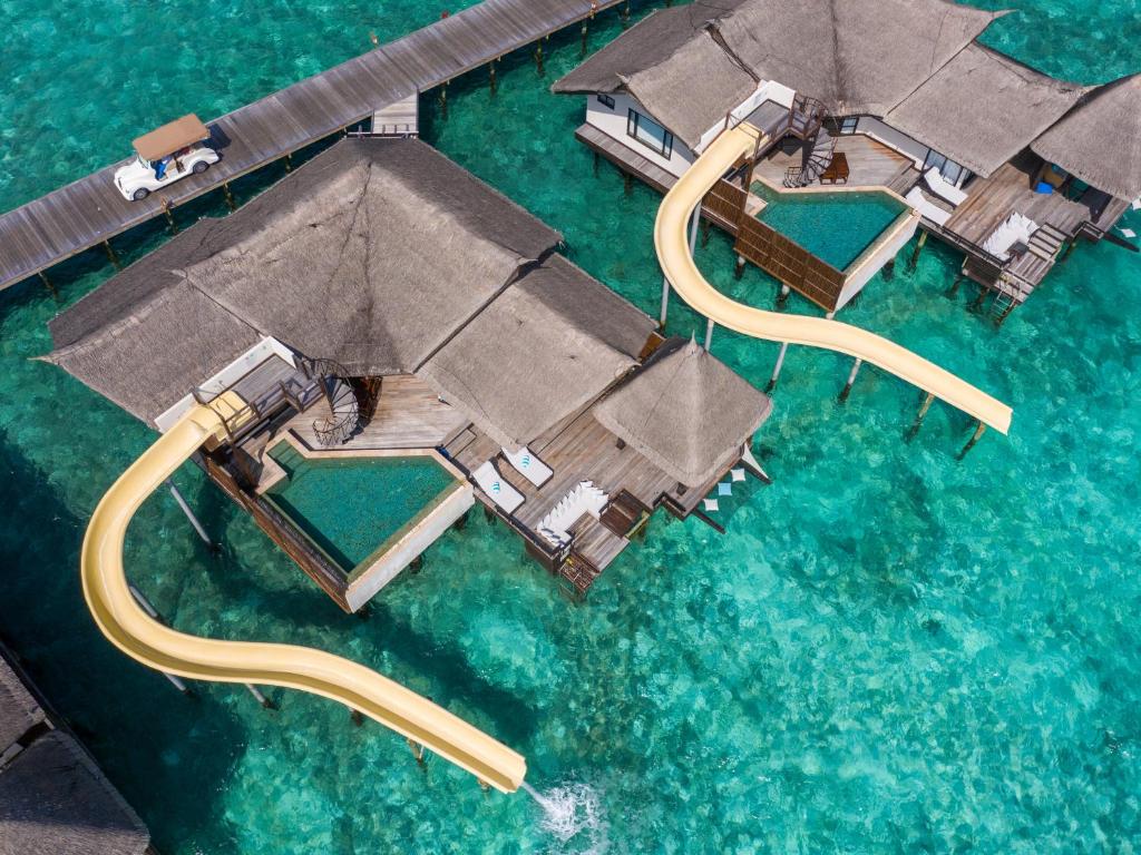Вилла (Люкс «Океан» с бассейном и горкой ) курортного отеля Jumeirah Vittaveli, Болифуши