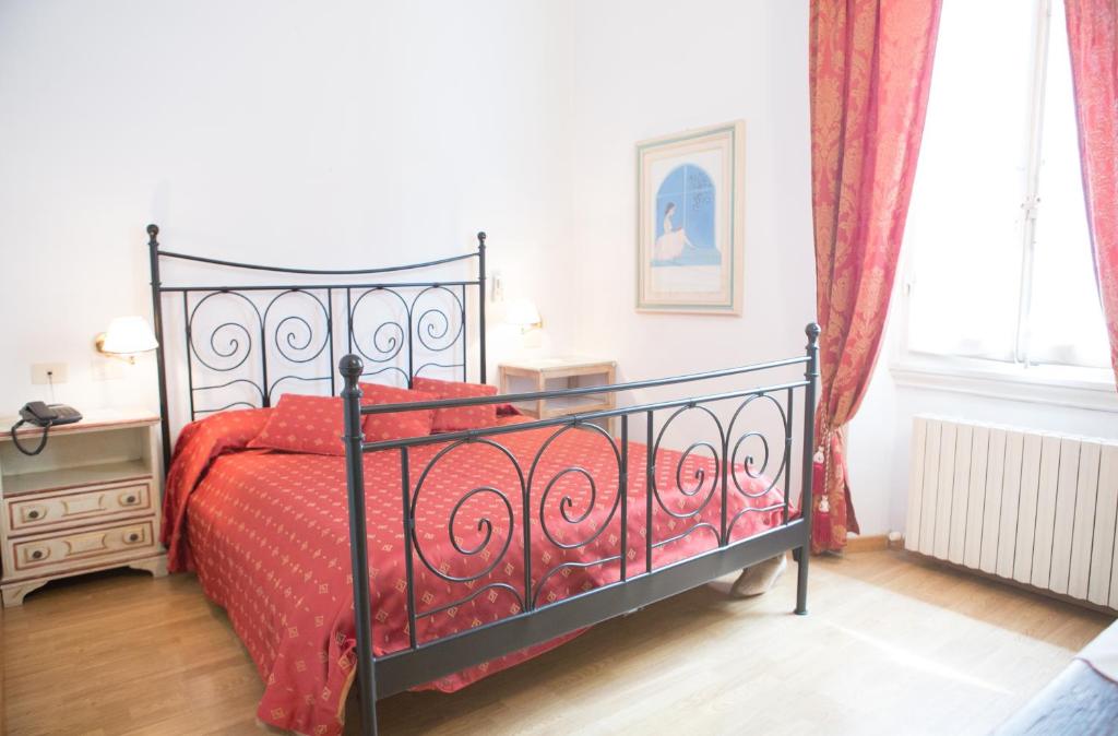 Двухместный (Двухместный номер с 1 кроватью или 2 отдельными кроватями) отеля Soggiorno Sogna Firenze, Флоренция