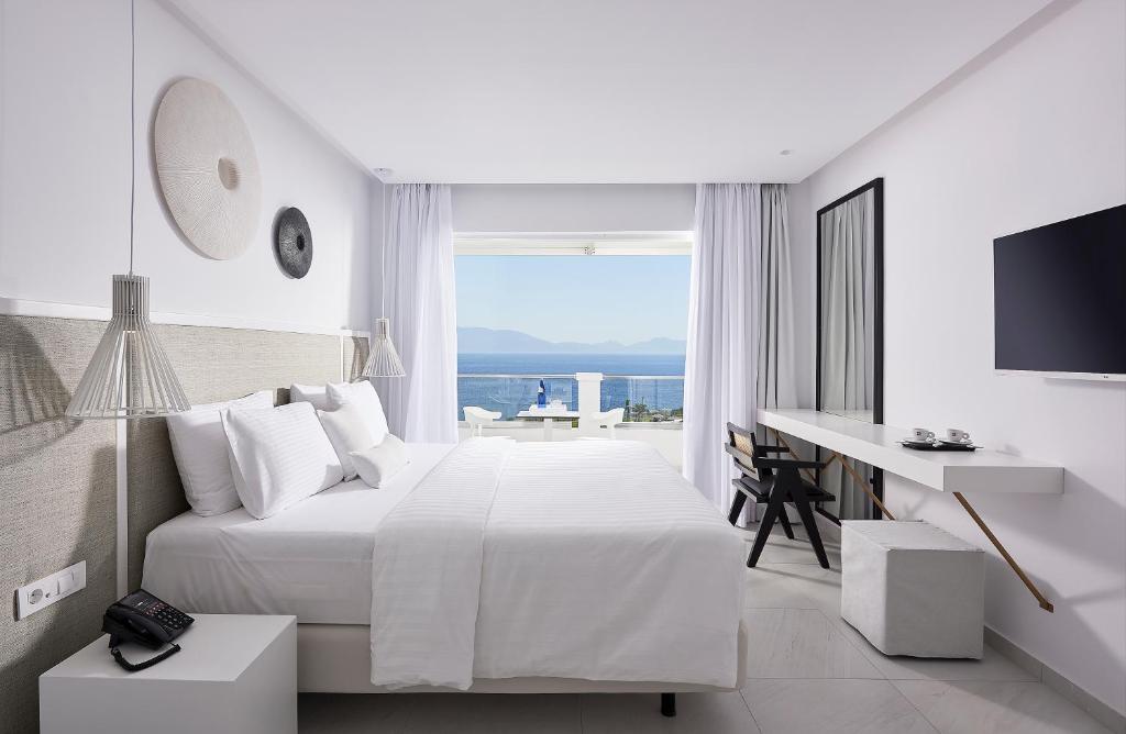 Сьюит (Суперлюкс Джуниор с видом на море (2 взрослых + 2 детей)) курортного отеля Dimitra Beach Resort, Агиос-Фокас