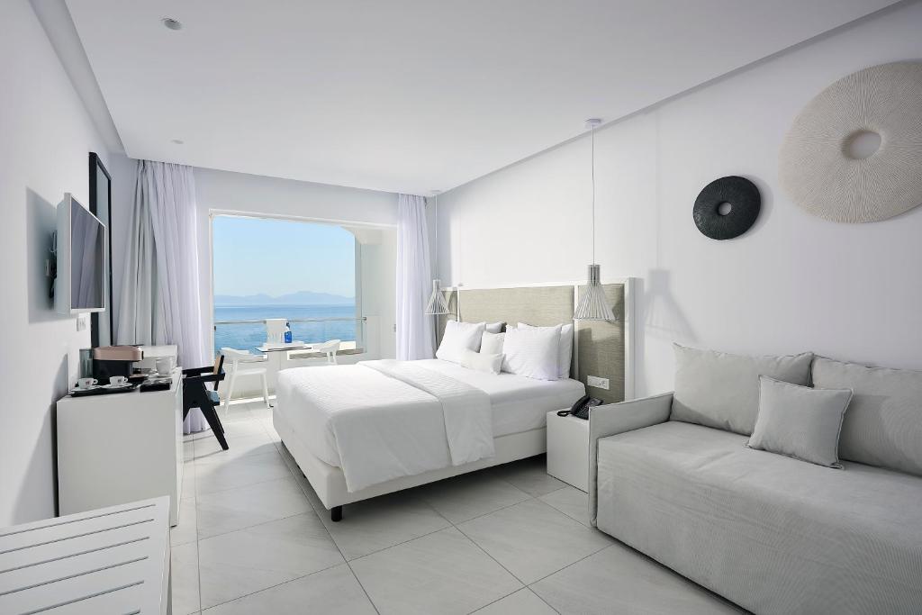Сьюит (Улучшенный полулюкс с видом на море) курортного отеля Dimitra Beach Resort, Агиос-Фокас
