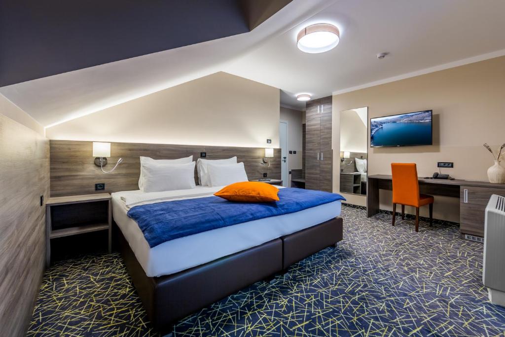 Двухместный (Улучшенный двухместный номер с 1 кроватью или 2 отдельными кроватями) отеля Hotel Bitoraj, Фужине