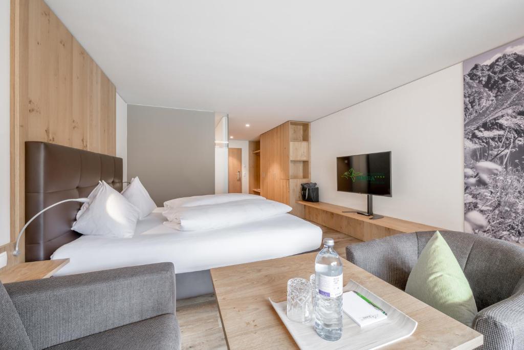 Двухместный (Улучшенный двухместный номер с 1 кроватью) отеля Alpenhotel Zimba, Бранд