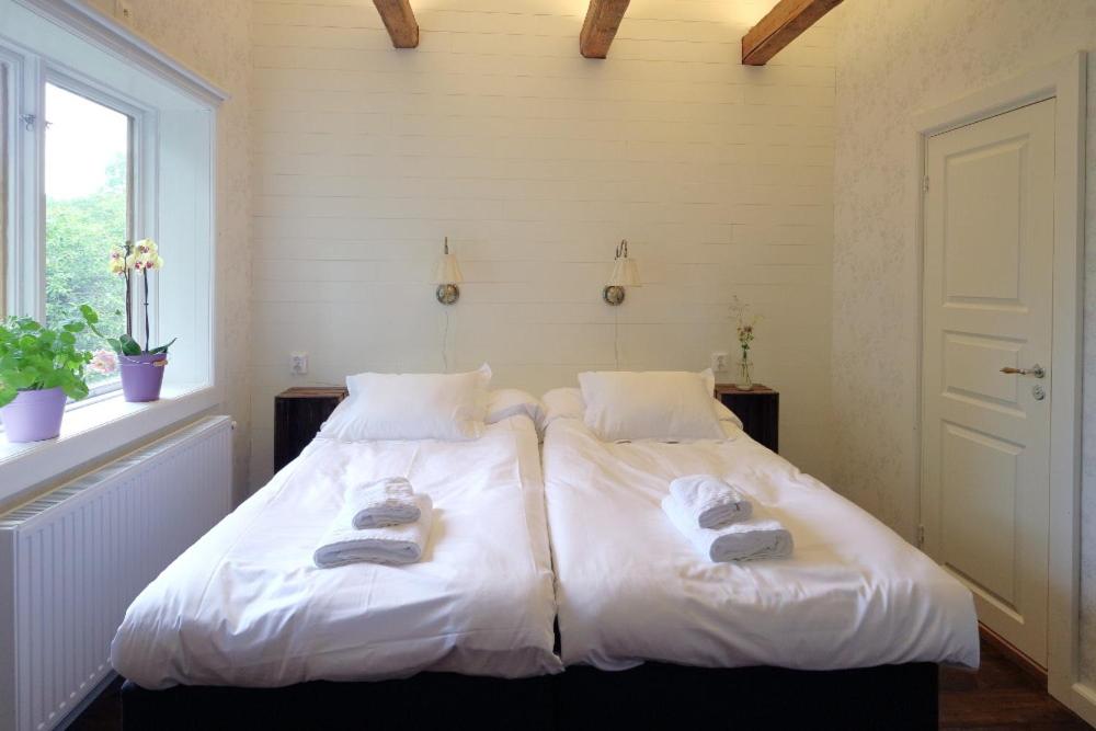 Двухместный (Двухместный номер с 1 кроватью и собственной ванной комнатой) отеля Karaby Gård, Кристинехамн