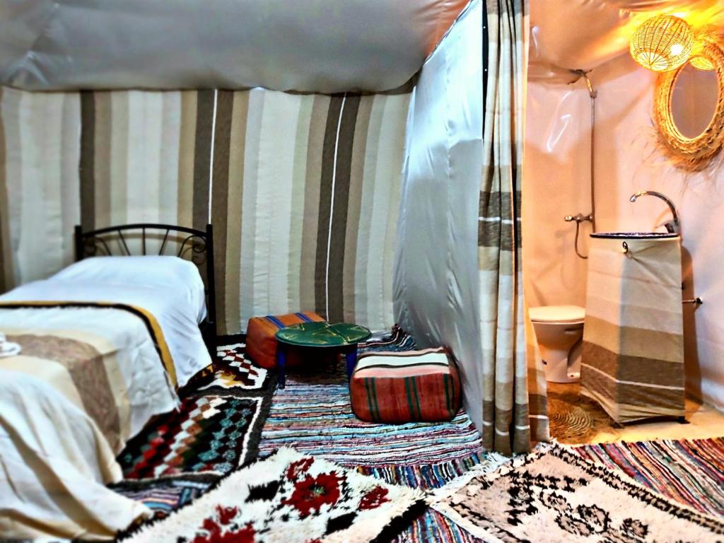 Номер (Берберский шатер) отеля krich camp, Мерзуга