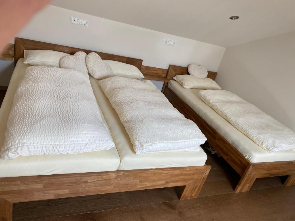 Апартаменты (Апартаменты - Двухуровневые), Avalon Guest House with terrace