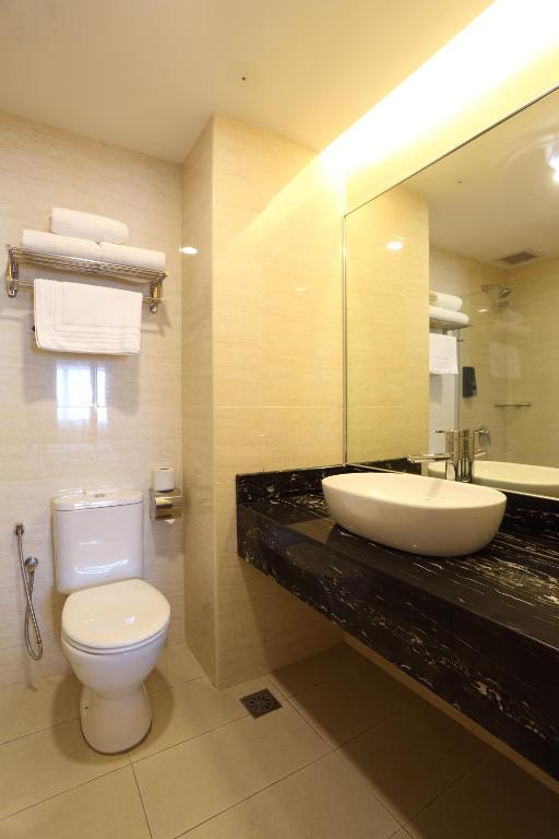 Двухместный (Стандартный номер с 1 кроватью размера «queen-size», без окна) отеля Metro Hotel @ KL Sentral, Куала-Лумпур