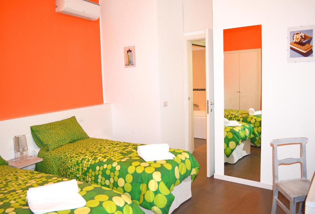 Двухместный (Двухместный номер с 1 кроватью или 2 отдельными кроватями) отеля Room Inn, Милан