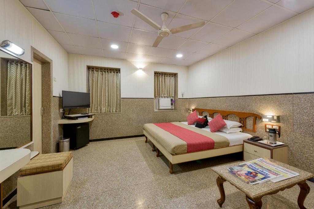Двухместный (Двухместный номер Супер Делюкс с 1 кроватью) отеля Hotel Royal Castle, Мумбай