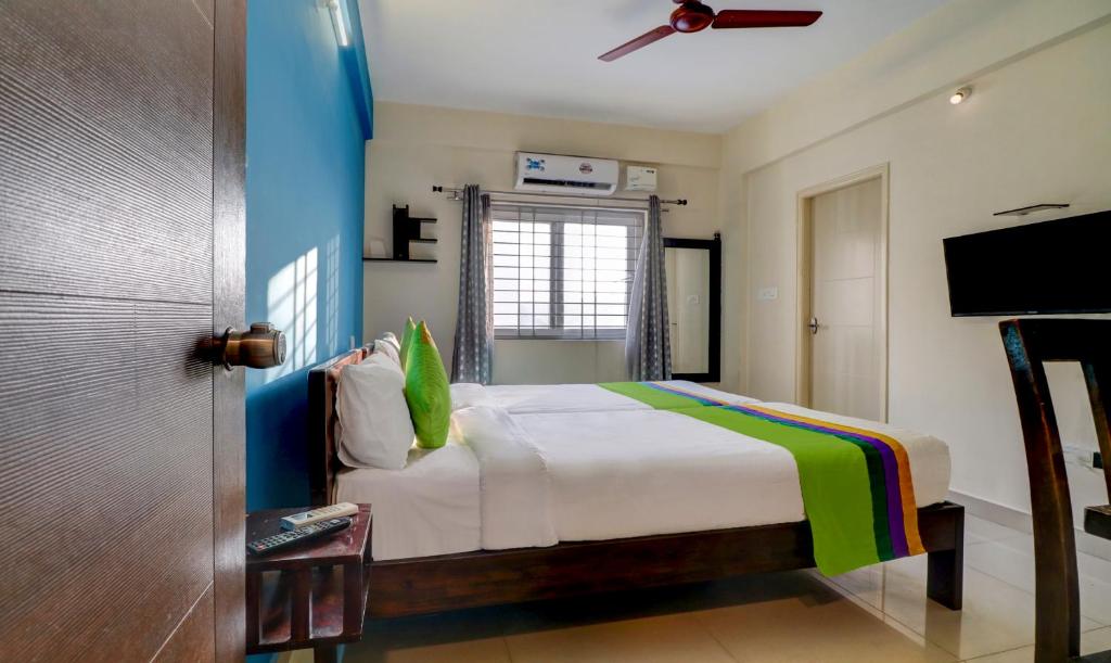 Двухместный (Стандартный двухместный номер с 1 кроватью) отеля OYO 10446 Hotel 12 Degree West, Бангалор