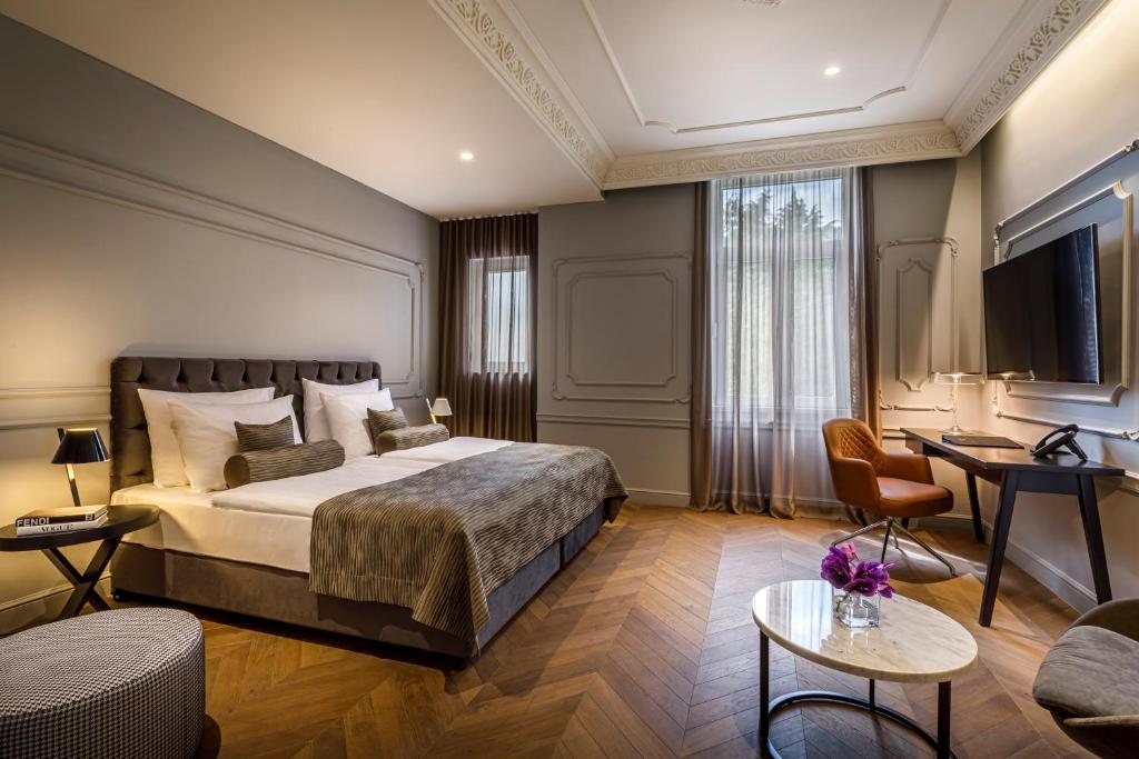 Сьюит (Представительский люкс с сауной) отеля Remisens Premium Hotel Ambasador, Опатия