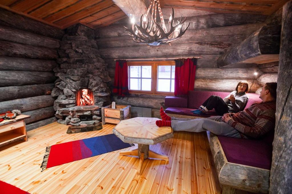 Номер (Просторное шале (для 6 взрослых)) отеля Kakslauttanen Arctic Resort - Igloos and Chalets, Саариселькя