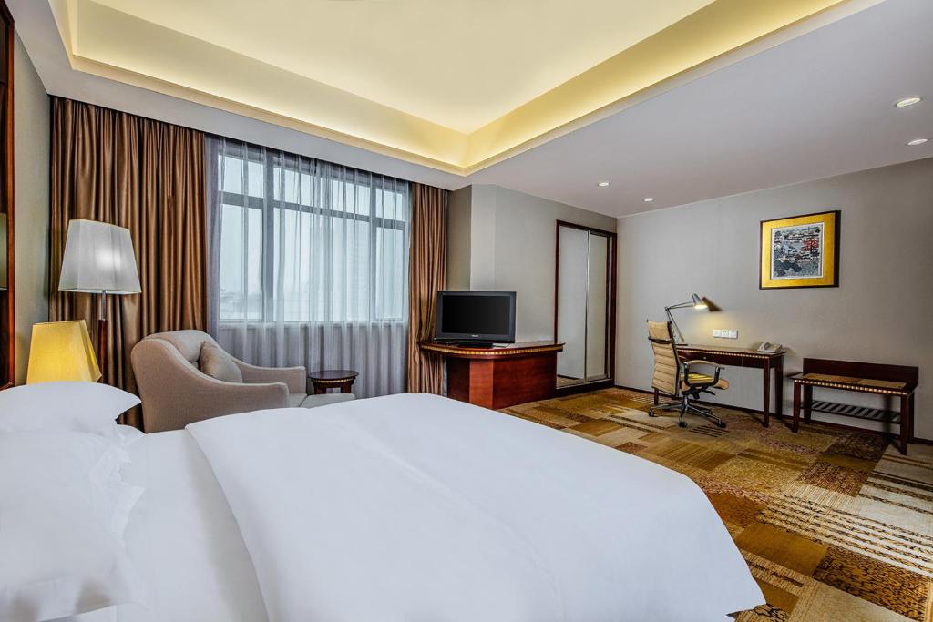 Двухместный (1 King Bed Premium), Crowne Plaza Foshan