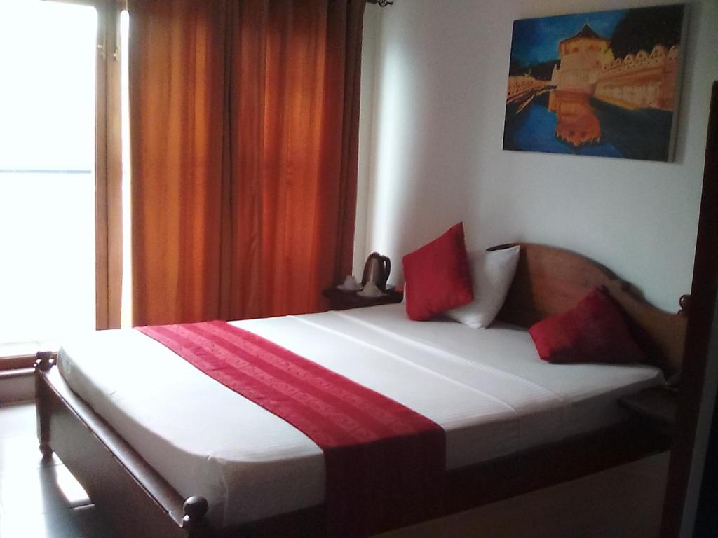 Двухместный (Двухместный номер Делюкс с 1 кроватью) отеля Heaven Seven Kandy, Канди