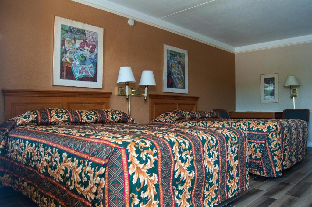 Одноместный (Двухместный номер с 2 двуспальными кроватями) мотеля America's Inn Houston/Stafford /Sugarland, Хьюстон