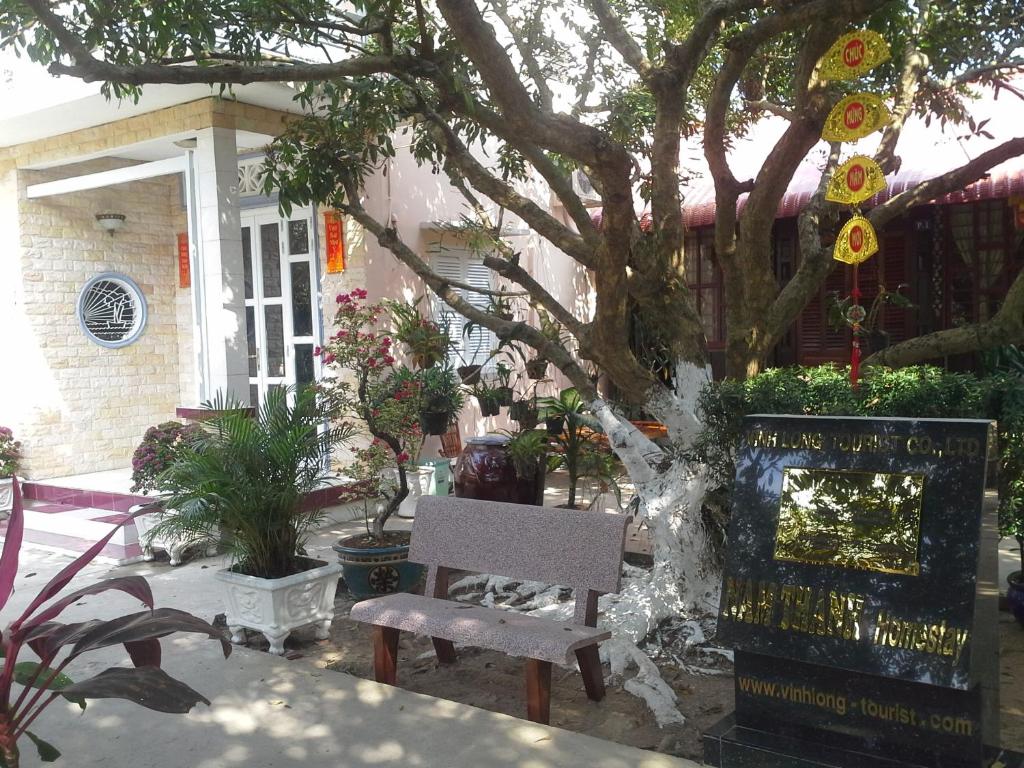 Четырехместный (Четырехместный номер с видом на сад) семейного отеля Nam Thanh Homestay, Виньлонг