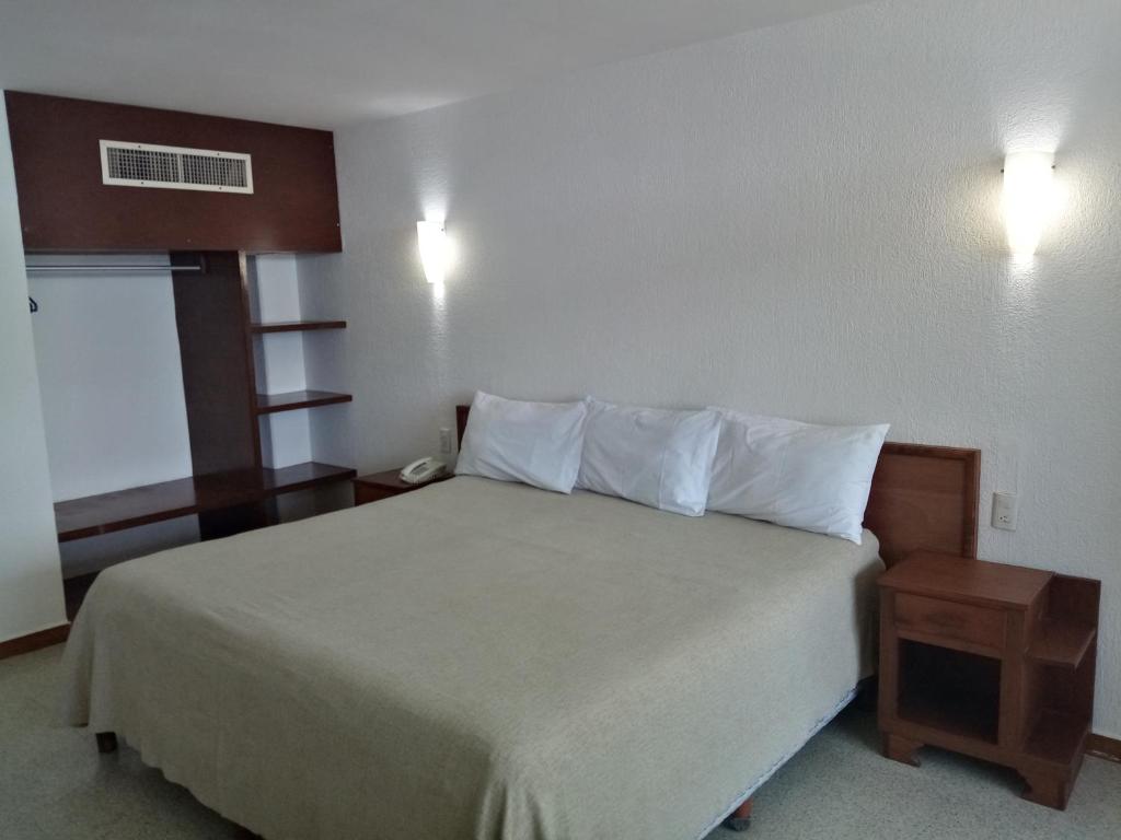 Двухместный (Улучшенный номер с кроватью размера «king-size») отеля Hotel Royalty, Веракрус