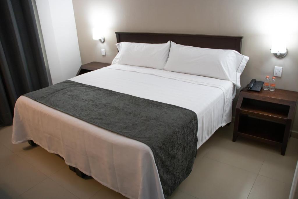 Двухместный (Улучшенный номер с кроватью размера «queen-size») отеля Hotel Las Pergolas, Гвадалахара