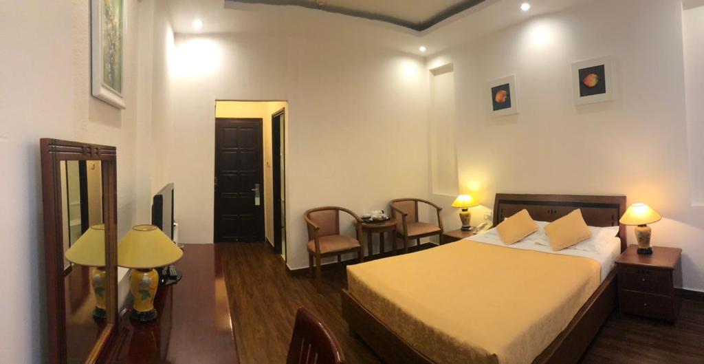 Двухместный (Улучшенный двухместный номер с 1 кроватью) отеля Chau Pho Hotel, Чаудок