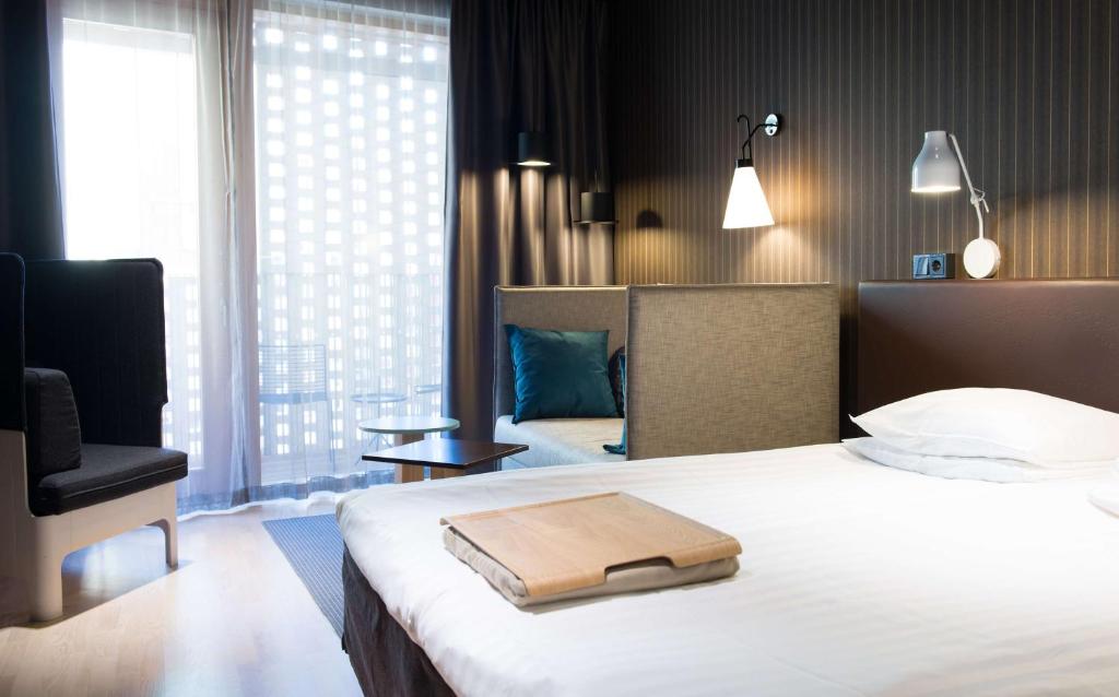 Двухместный (Улучшенный номер с кроватью размера «king-size») отеля Scandic Paasi, Хельсинки