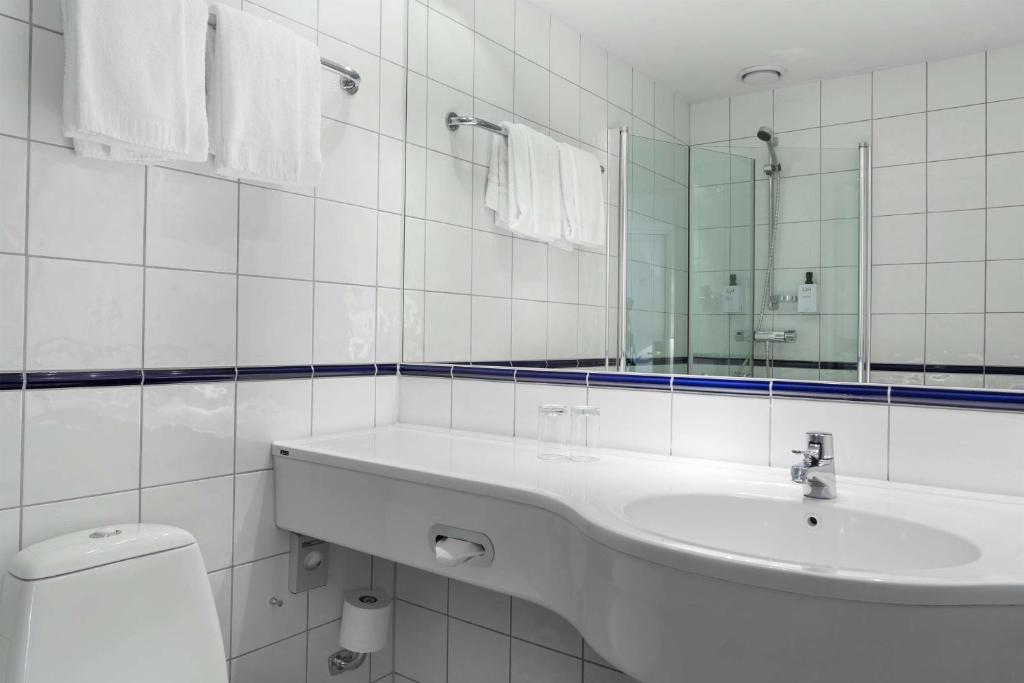 Двухместный (Улучшенный двухместный номер с 1 кроватью) отеля Scandic Byparken, Берген (Северное море)