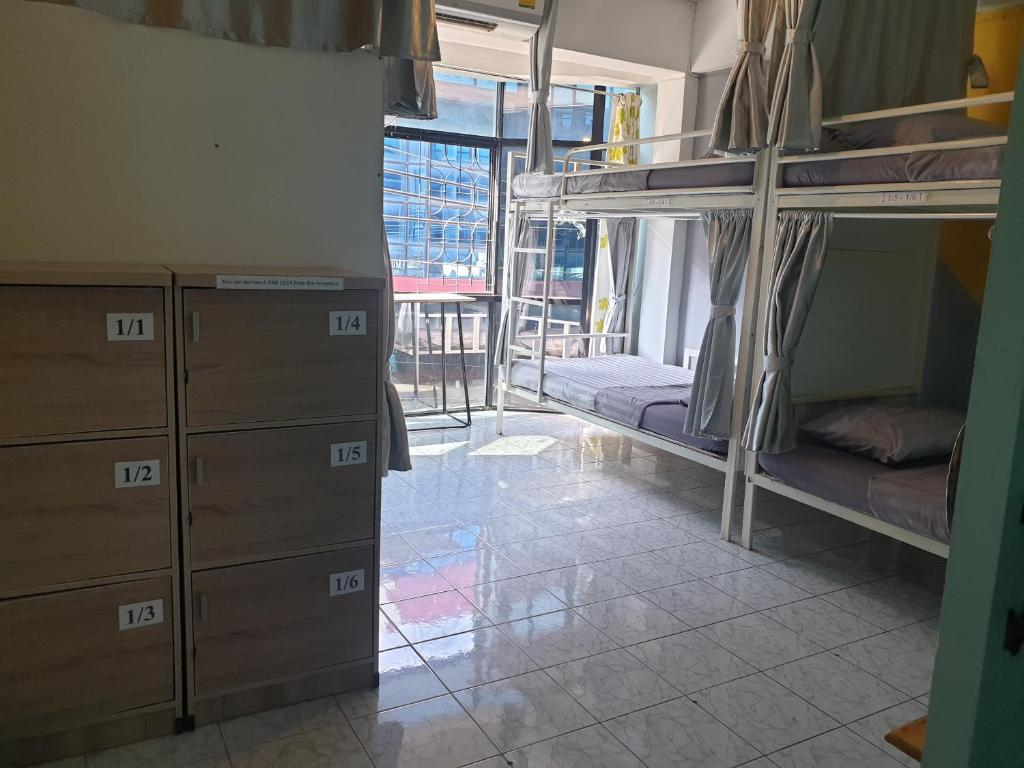 Номер (Спальное место на двухъярусной кровати в общем номере для мужчин и женщин) хостела Chiangmai Shunlin Hostel, Чиангмай