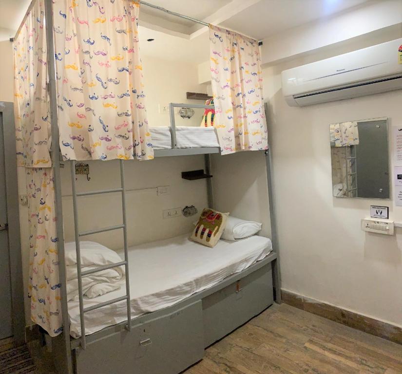 Номер (Кровать в общем номере для женщин с 4 кроватями) хостела Moustache Agra, Агра