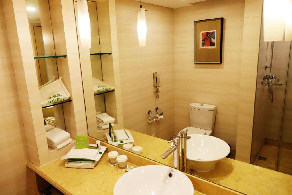 Двухместный (2 Twin Premium City View), Holiday Inn Qingdao Parkview