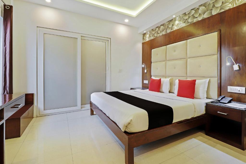 Трехместный (Трехместный номер Делюкс), Yuvraj Deluxe - New Delhi Railway station