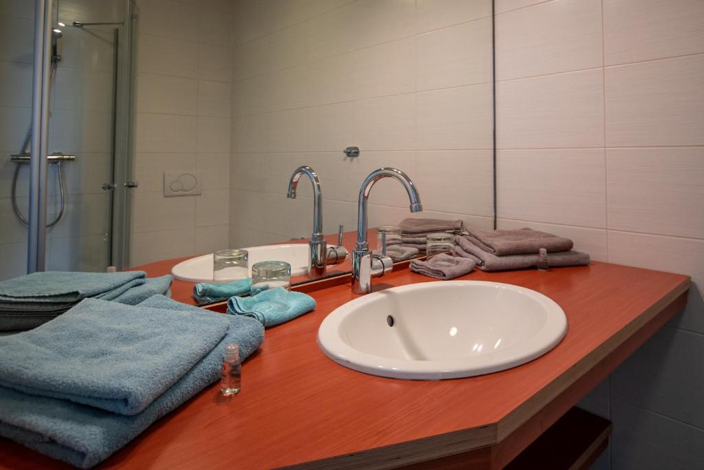 Двухместный (Двухместный номер с 2 отдельными кроватями и собственной ванной комнатой) отеля Parkstad City Hotel, Брюнсюм