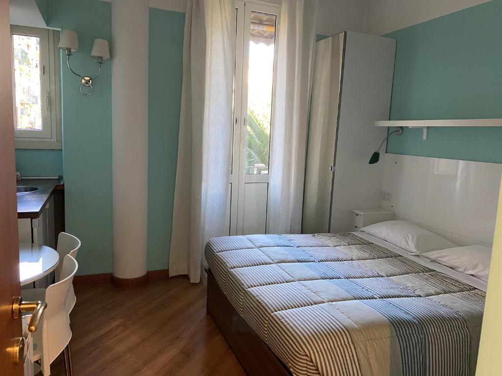 Двухместный (Двухместный номер с 1 кроватью и собственной ванной комнатой) отеля Luna Rossa with bathroom, Рим