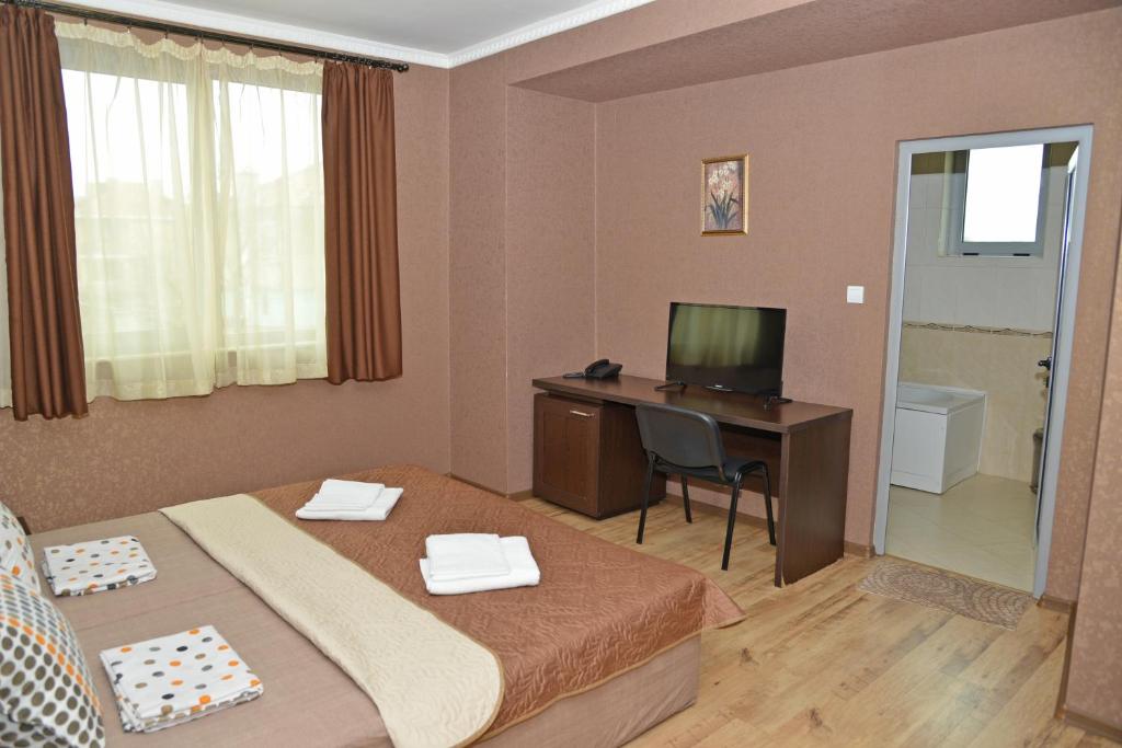 Двухместный (Двухместный номер с 1 кроватью и видом на горы) отеля Dream Hotel, Сливен