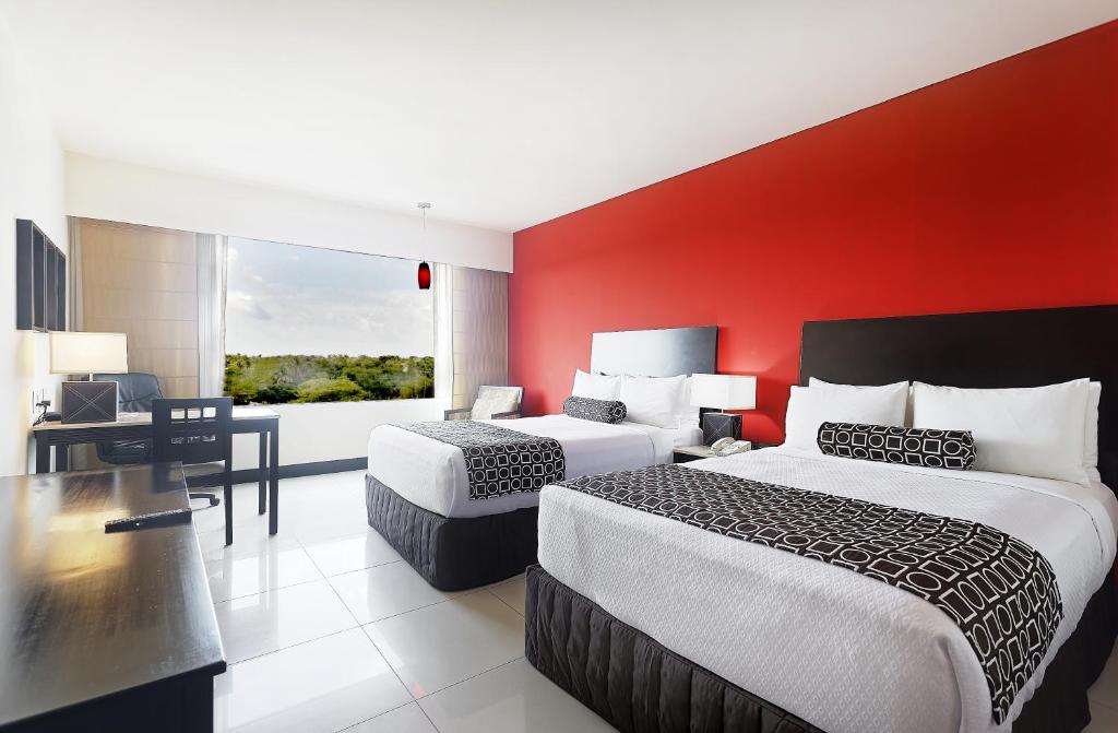 Двухместный (Стандартный двухместный номер с 2 двуспальными кроватями) отеля Crowne Plaza Villahermosa, Вильяэрмоса