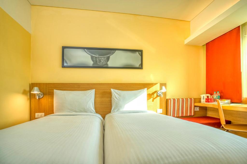Двухместный (Стандартный двухместный номер с 2 отдельными кроватями и бесплатным Wi-Fi) отеля ibis Hyderabad Hitec City - An AccorHotels Brand, Хайдарабад