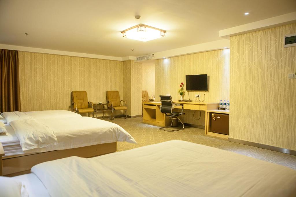 Трехместный (Трехместный номер) отеля Fuhao Hotel, Гуанчжоу
